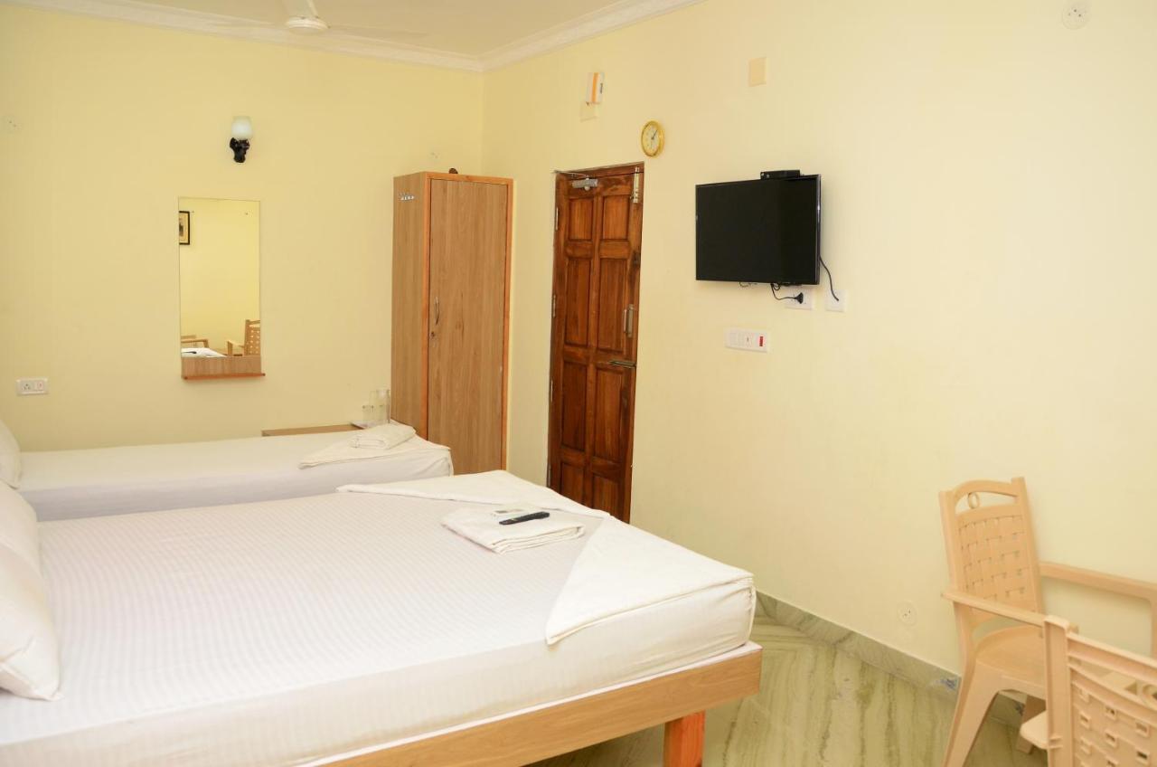 Hari Iyer Residency Hotel Tiruchchendur ภายนอก รูปภาพ