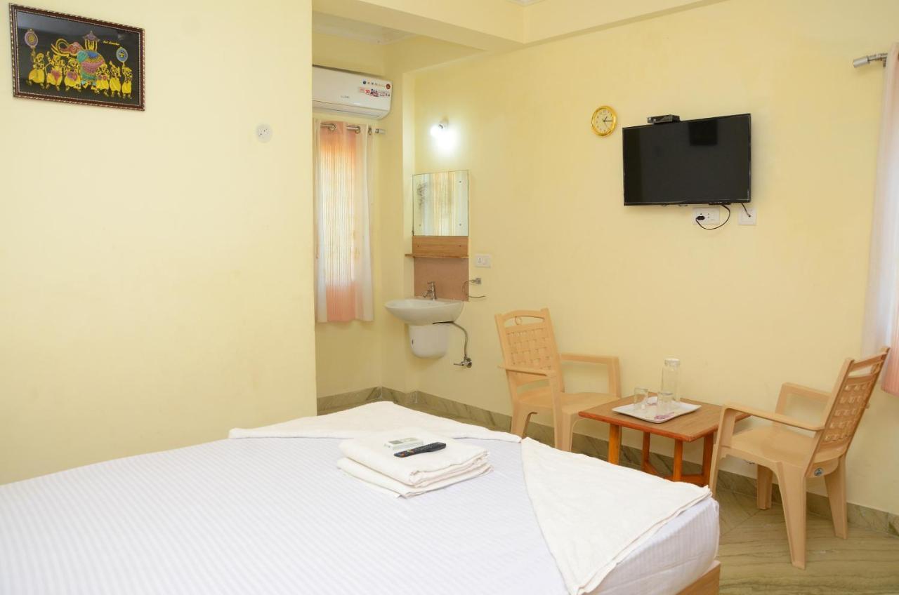 Hari Iyer Residency Hotel Tiruchchendur ภายนอก รูปภาพ