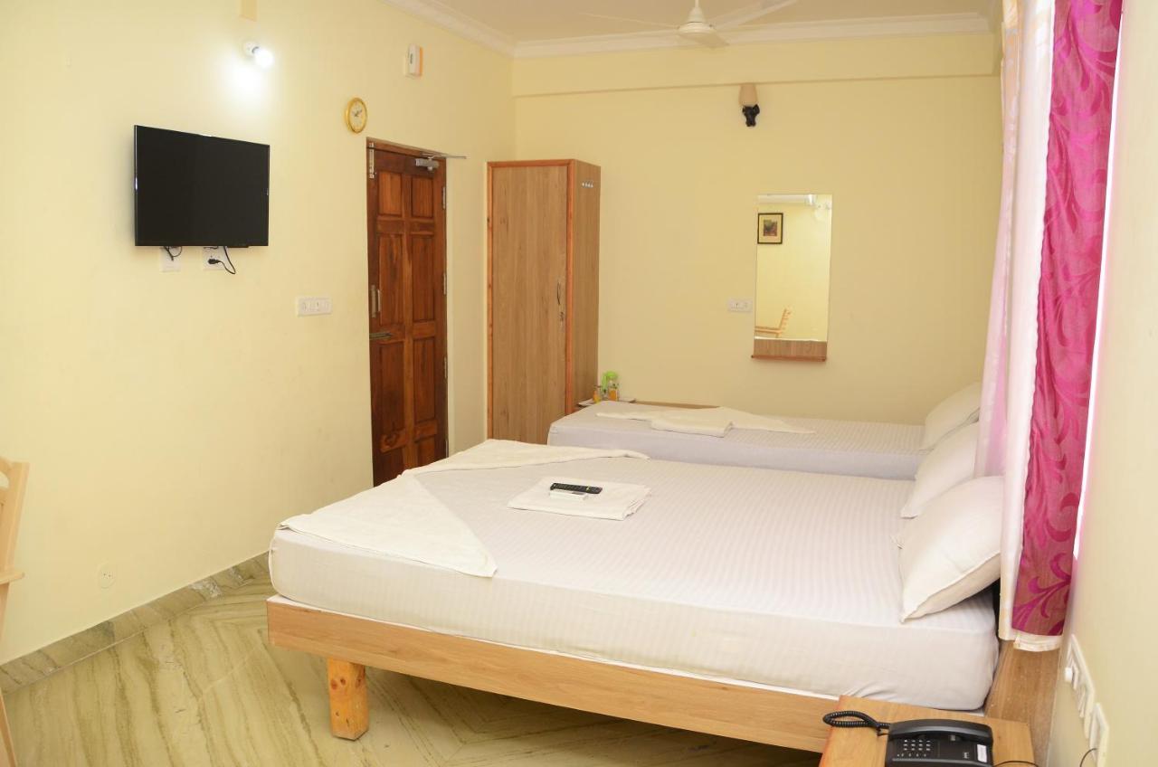 Hari Iyer Residency Hotel Tiruchchendur ภายนอก รูปภาพ